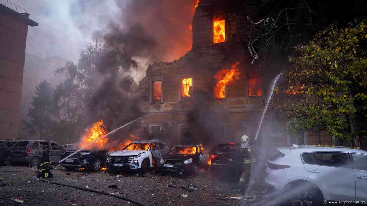 Akademie der Wissenschaften in Kiew steht nach russischem Angriff in Flammen