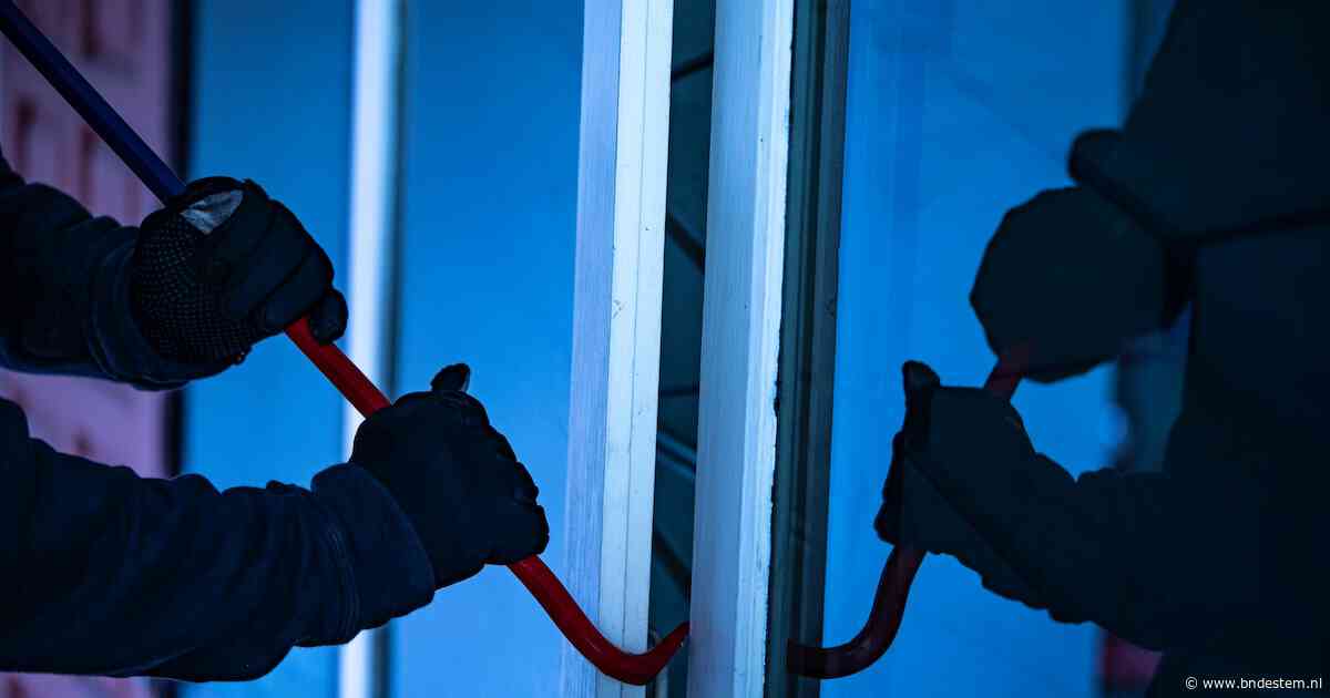 23-jarige man vlucht na poging tot inbraak in Lepelstraat, maar wordt alsnog opgepakt