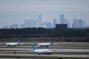Houston-bound flight makes emergency landing after windshield completely breaks