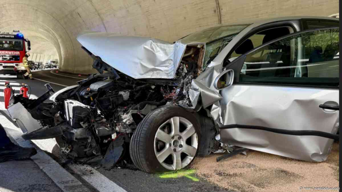 Nederlandse (76) knalt met auto op betonnen pilaar in Oostenrijkse tunnel, zwaargewond met helikopter afgevoerd