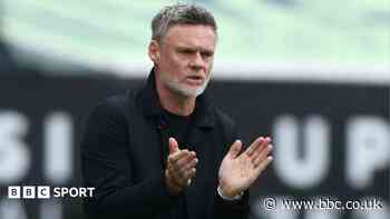 Preston appoint Bradford boss Alexander