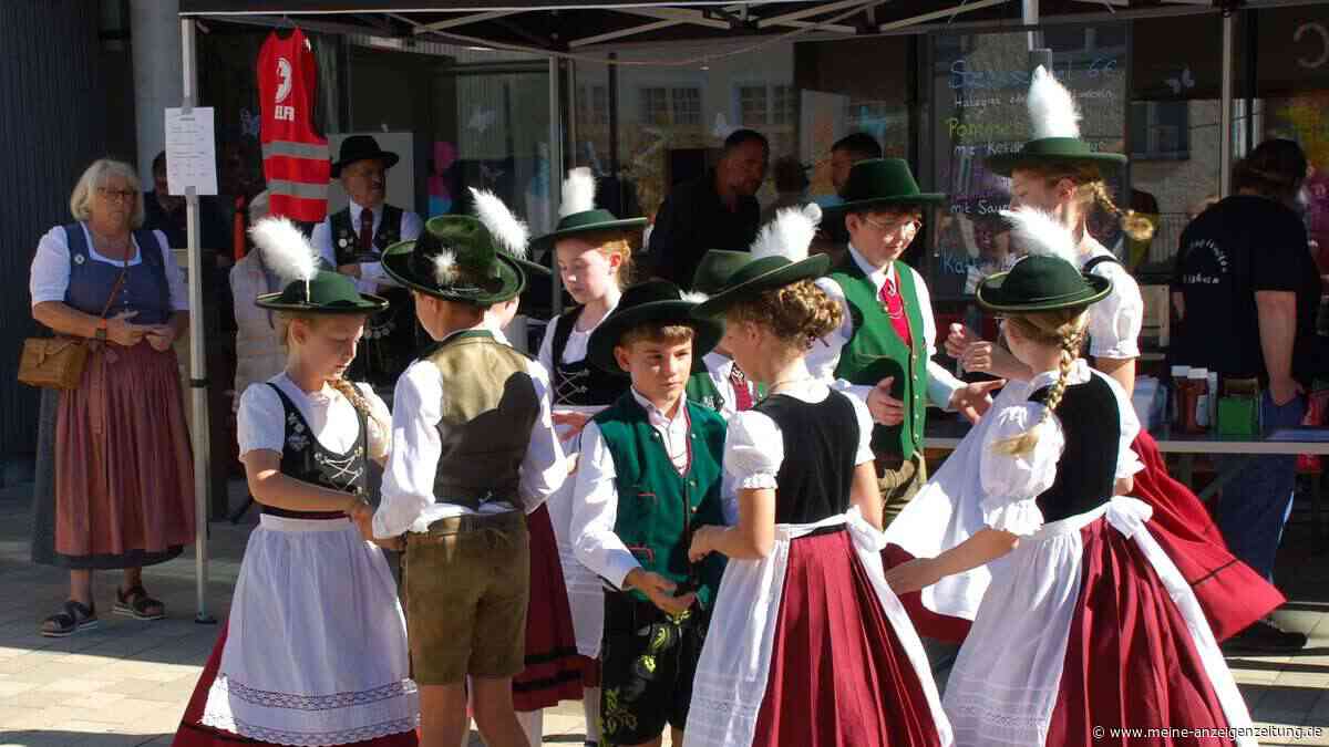 Dutzende Ehrenamtliche helfen mit