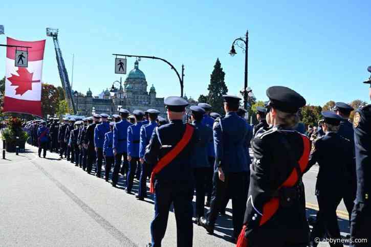 Hundreds of officers march to B.C. Law Enforcement Memorial in Victoria