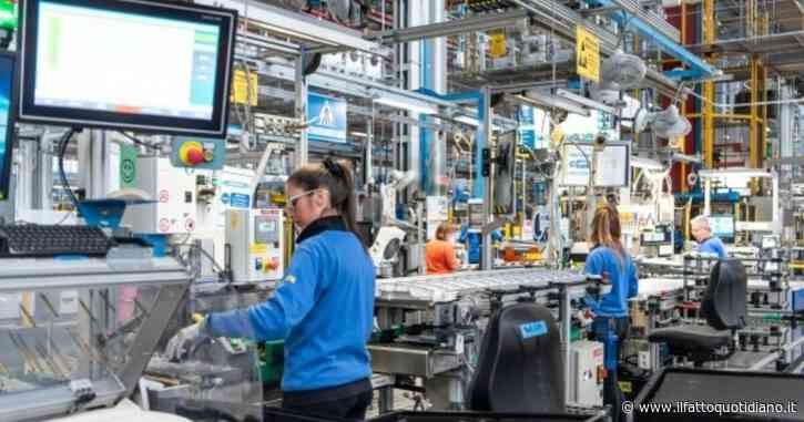 Electrolux, riprende la lotta degli operai contro i 1.450 licenziamenti: sciopero in tutti i siti e presidio sotto il ministero