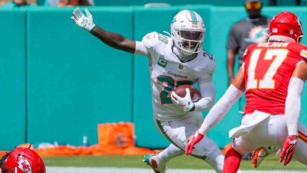 Dolphins lose De'Von Achane to a torn ACL, sidelining him for the season, report says