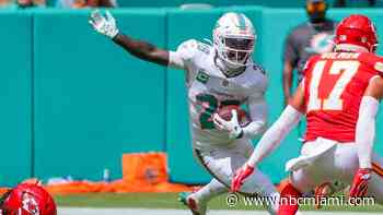 Dolphins lose De'Von Achane to a torn ACL, sidelining him for the season, report says