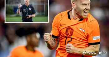 Thuis voor de tv ziet de familie Meerdink hoe Mexx zijn eerste goals voor Oranje maakt: ‘Een bijzondere avond’