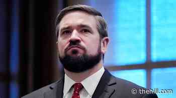 FBI deputy director announces he's leaving post