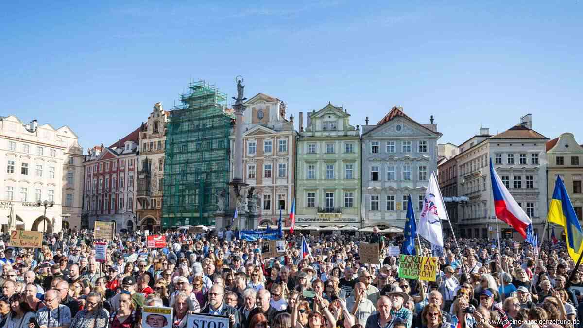 Tausende demonstrieren in Prag gegen Regierung