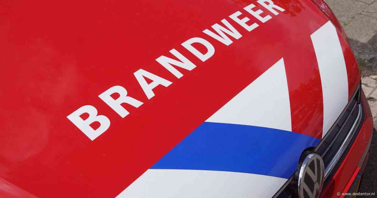Brokstukken komen van het plafond van pand in Amsterdam; gemeente controleert veiligheid