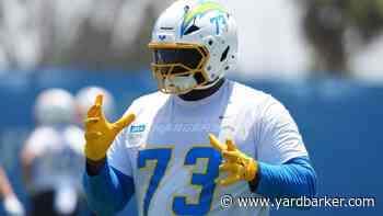 Report: Packers signing veteran OL Mekhi Becton