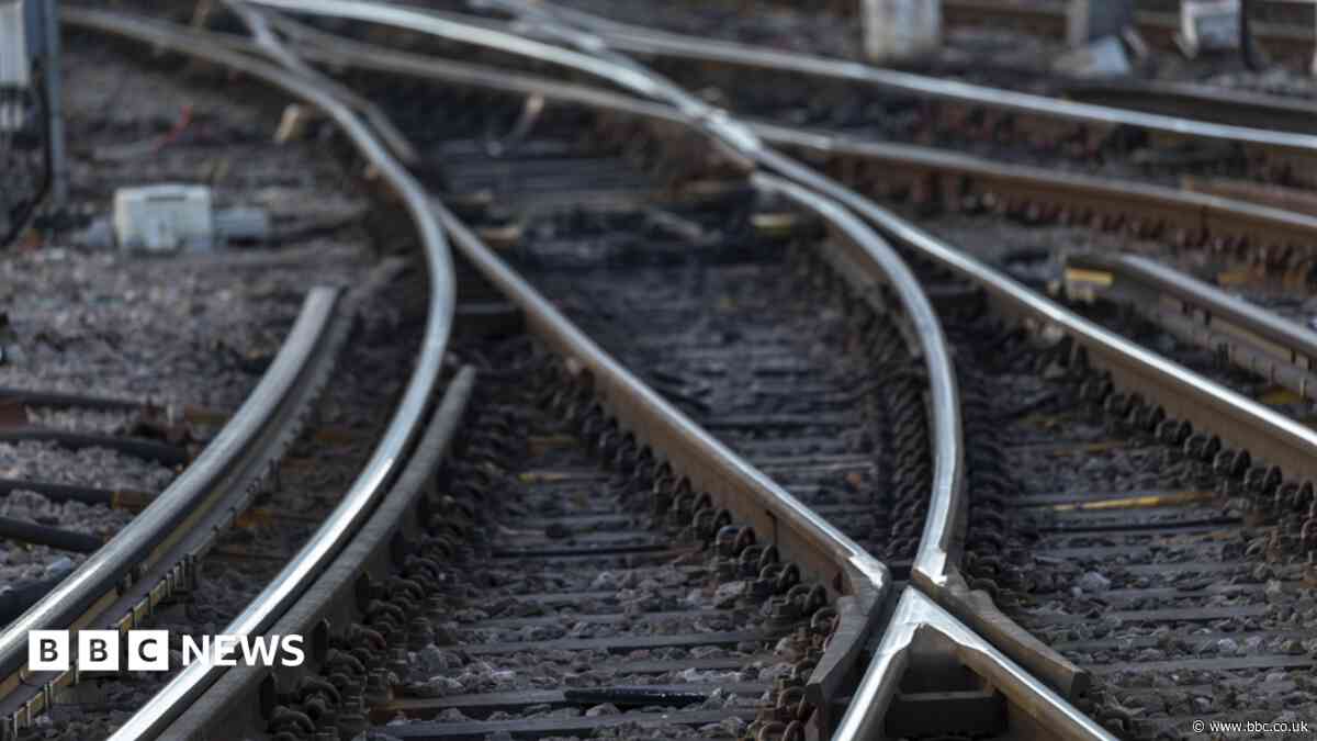 Pressure group calls to reopen rail link