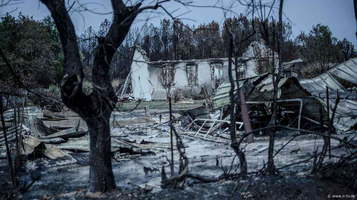 Nach zwei Monaten: Frankreichs Feuerwehr löscht größten Waldbrand seit 1949