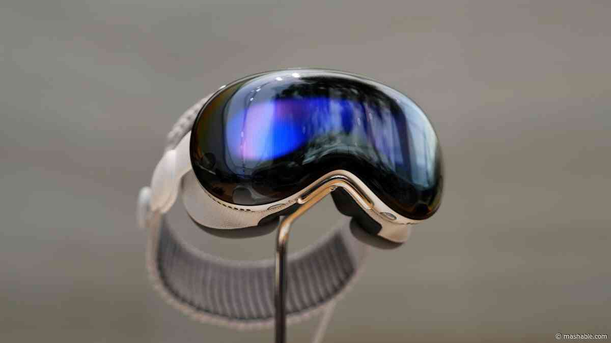 Apples next Vision Pro could look more like Meta VR Glasses