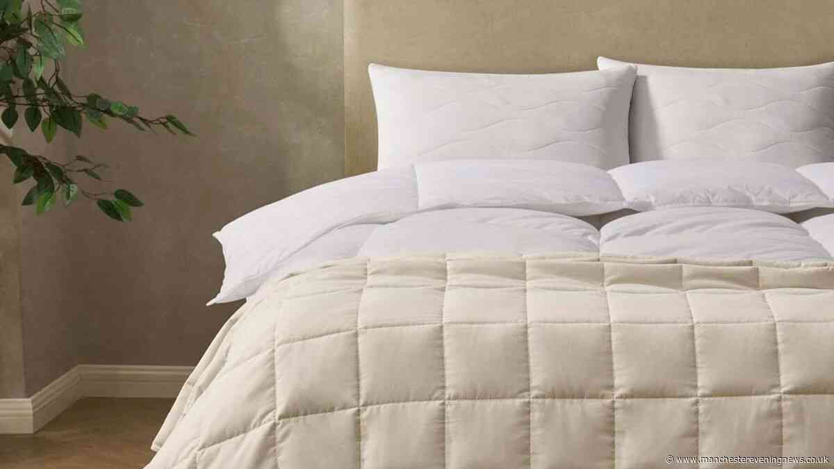 Dusk shoppers say £23 weighted bedspread in sale 'makes me instantly relax' on autumn nights