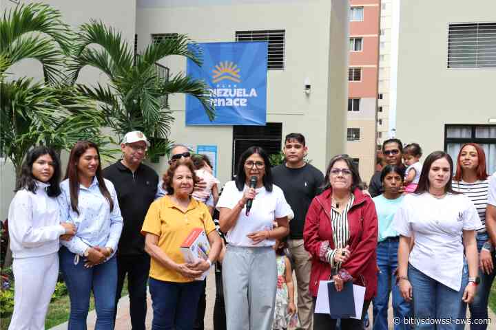 Delcy Rodríguez entregó 181 viviendas para familias damnificadas por el terremoto en Caracas, Miranda y Carabobo