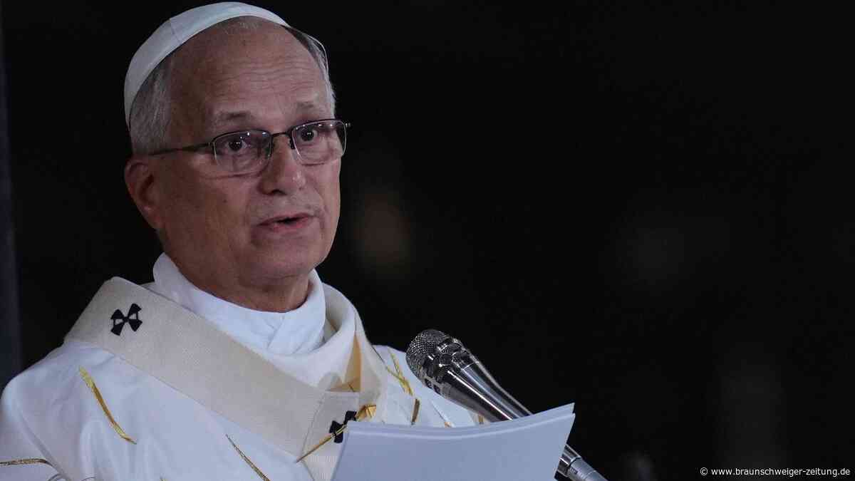 Papst Leo lehnt militärische Lösung des Ukraine-Kriegs ab – Explosionen in Kiew