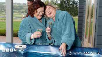 Woman grieving death of sister wins £10k-a-month for 30 years prize