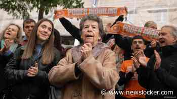 87-jarige vrouw mag toch in huis in Madrid blijven wonen na massademonstraties