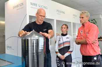 Lisa Eckstein und Karl Bebendorf zu Besuch: Freiberger Siltronic unterstützt Topathleten