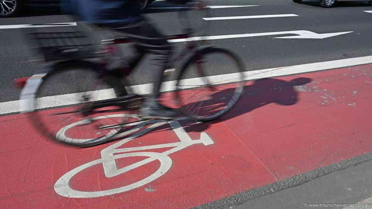 Braunschweig: Radfahrer beschimpft 13-Jährige nach Zusammenstoß und flüchtet