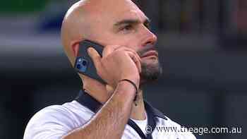 Rugby ref takes iPhone call