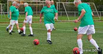 Fluwelen techniek of wat stijfjes: bij de walking footballers van VCO hoeft niemand een bal hoog te kunnen houden