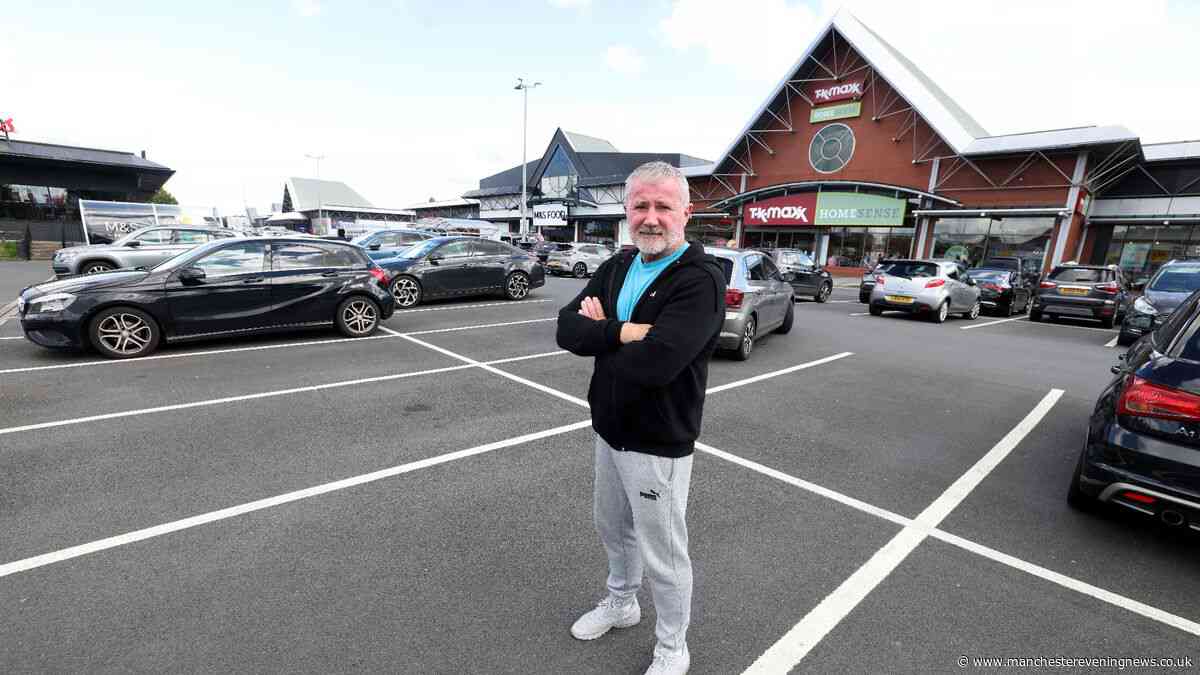 'I'm really angry': Stockport dad slapped with £170 fine in M&S visit after falling foul of strict rule