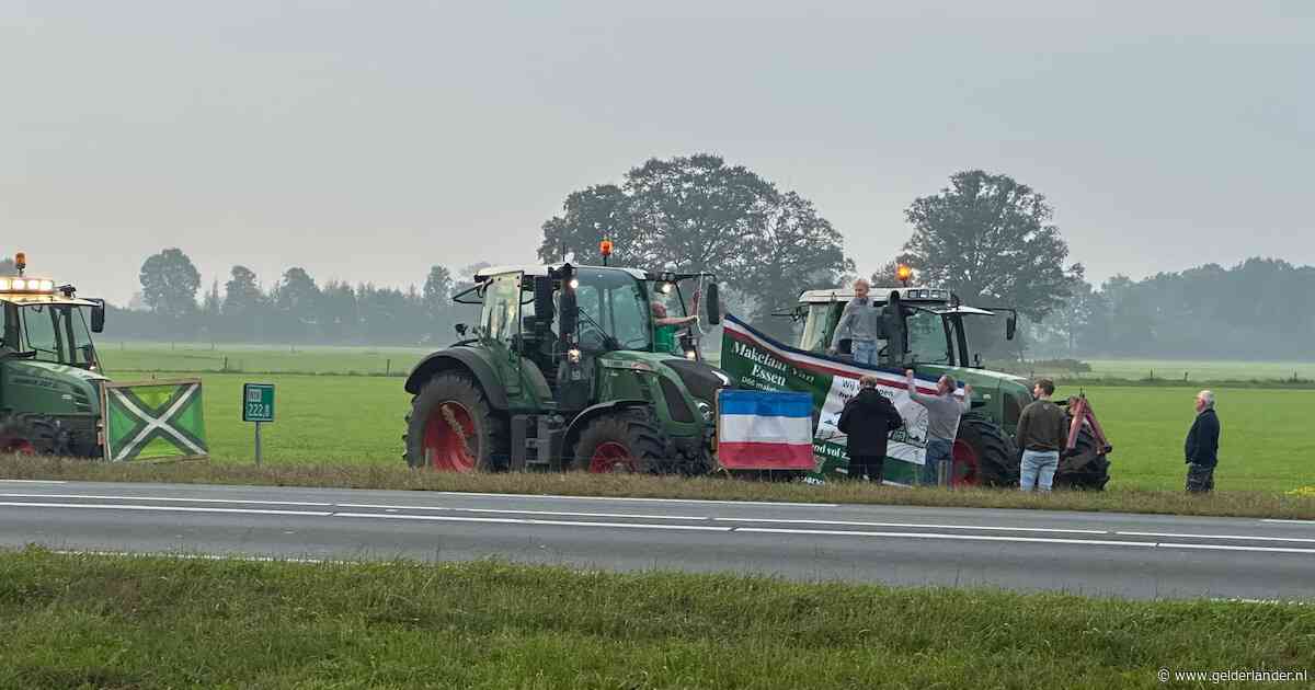Boerenprotesten in weilanden, precies op moment dat Máxima, Rob Jetten en alle burgemeesters van Nederland naar de Achterhoek komen