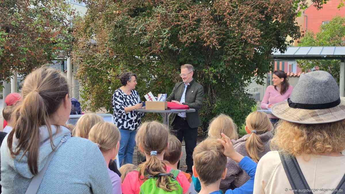 Preisverleihung des Sommerferien-Leseclubs im Bücherturm: Wenn sich Lesen doppelt lohnt