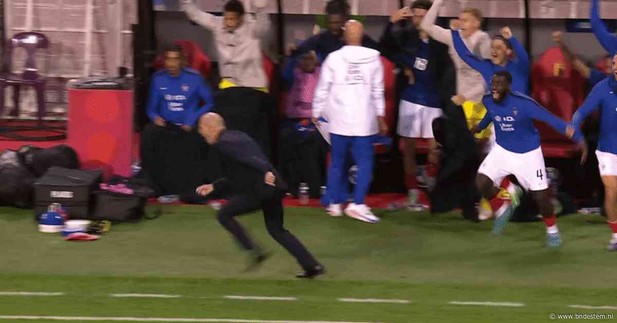 Zinédine Zidane gaat helemaal uit zijn dak na winnende goal van Frankrijk: ‘Het zag er belachelijk uit, zeker?’