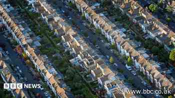 Mains fix under way as outage affects London homes