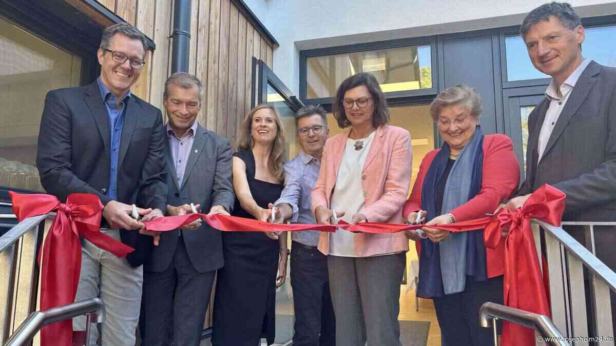 „Mehr Chancengerechtigkeit“: Ilse Aigner weiht den Neubau der Förderschule in Irschenberg ein