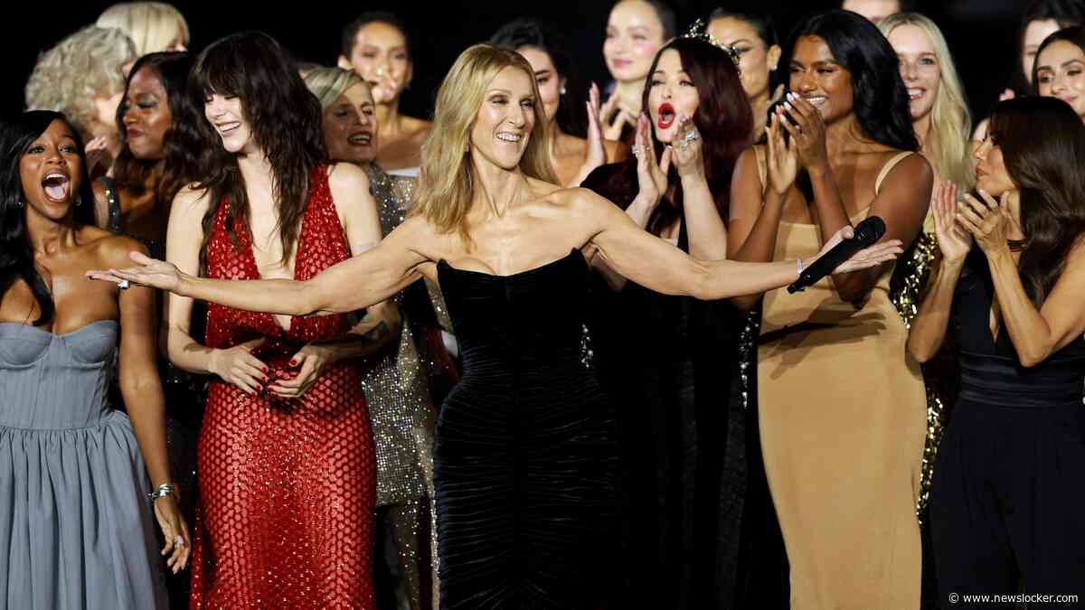 Céline Dion geeft verrassingsoptreden op Paris Fashion Week