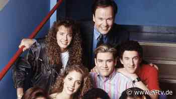 Fanliebling dank TV-Serie: Trauer um "California High School"-Star Dennis Haskins 