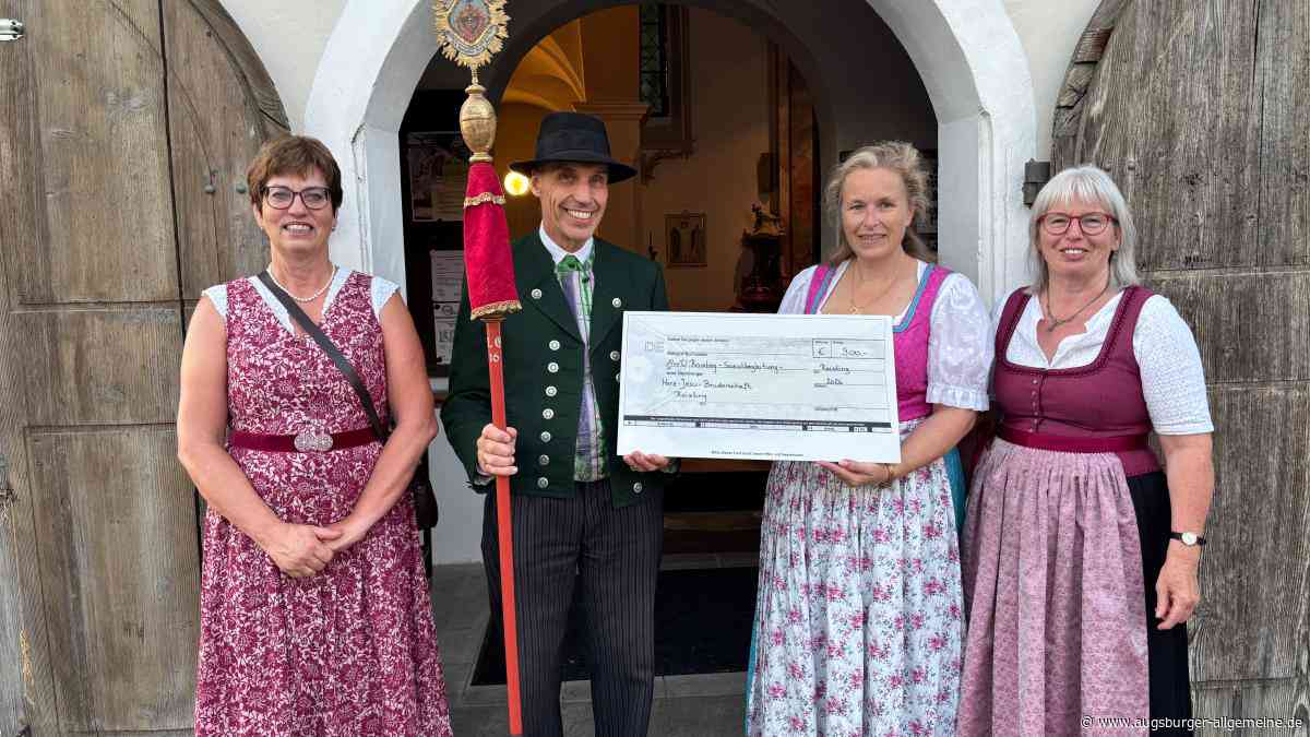 Die Herz-Jesu-Bruderschaft in Raisting spendet 900 Euro für die Sozialbegleitung