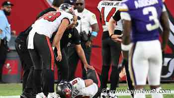 Baker Mayfield is expected to miss at least 3 weeks after dislocating his right thumb, Bucs say