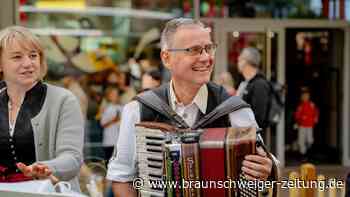 Verkaufsoffener Sonntag und Oktoberfest in Designer Outlets Wolfsburg