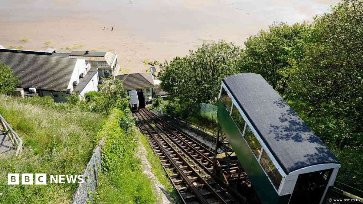 Closed cliff lift staff say they feel 'forgotten'