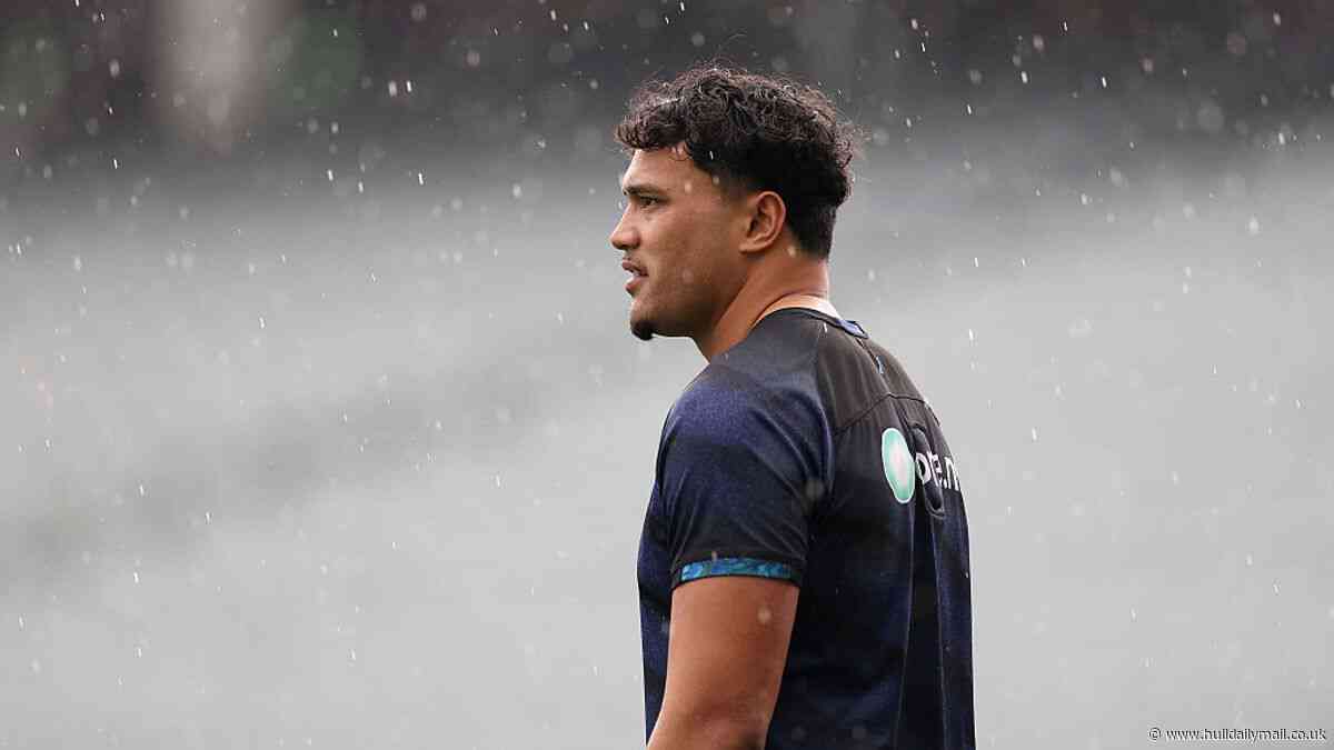 Hull KR make first signing of Nathan Cayless era as competition's 'best centre' joins