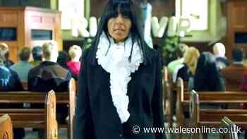 Channel Claudia Winkleman's Traitors style with Amazon red fingerless gloves