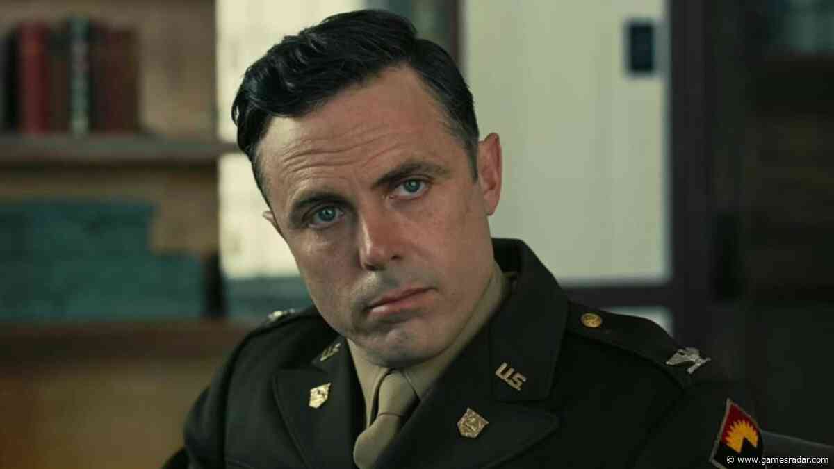Oppenheimer actor asked Christopher Nolan to settle a Tenet debate and was "embarrassed" by the "obvious" answer