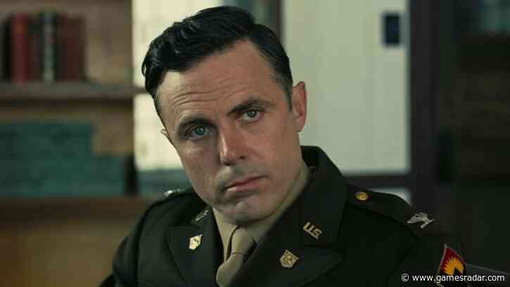 Oppenheimer actor asked Christopher Nolan to settle a Tenet debate and was "embarrassed" by the "obvious" answer