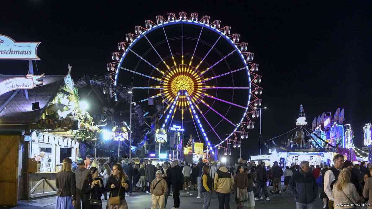 „Das ist wirklich so eklig“: Wiesn-Bedienung zeigt Oktoberfest nach Feierabend