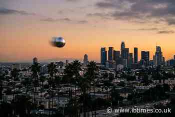 Netizens Debate Whether Mysterious Los Angeles Orb Is a Foil Balloon or an Alien Craft