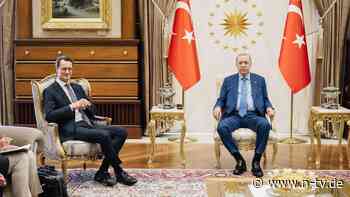 Kanzlerdebatte reist mit: Der wirklich ganz normale Türkei-Trip des Hendrik Wüst