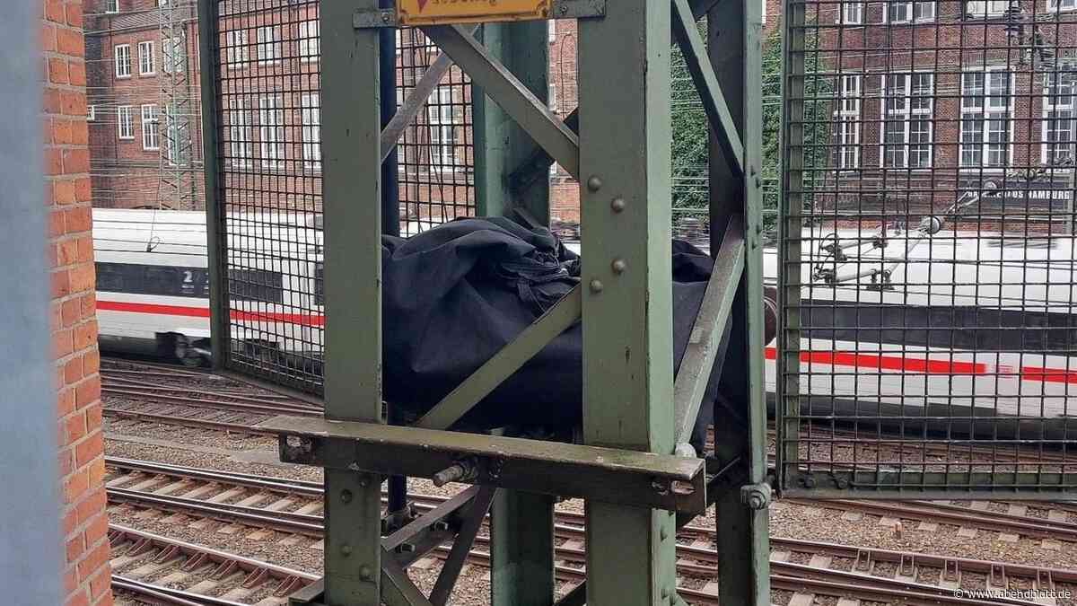 Tasche in Strommast gefunden: Bundespolizei ruft Entschärfer zum Hauptbahnhof