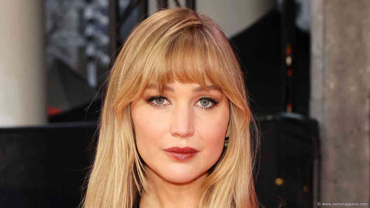 12 Hollywood stars who live their life on a tight budget including Jennifer Lawrence