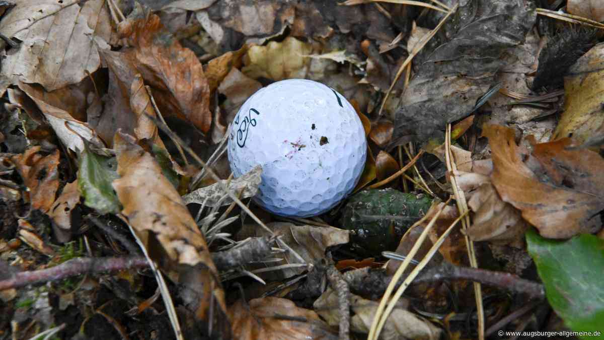 Dutzende Golfbälle rollen Straße hinunter und beschädigen mehrere Autos