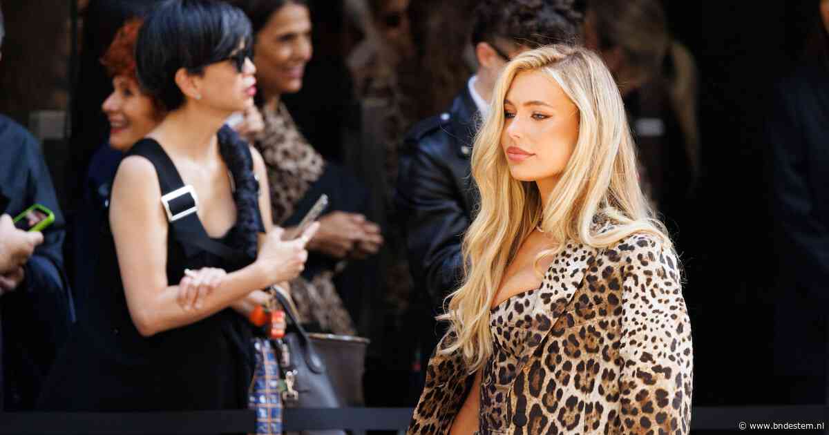 Jutta Leerdam was écht aanwezig bij de D&G-show in Milaan en de perfectie spatte ervan af